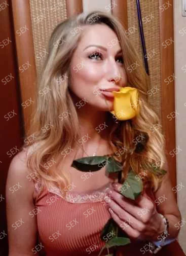 Девушка Лена