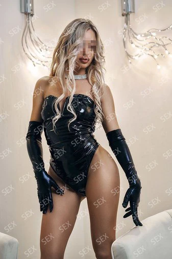 Девушка Саша